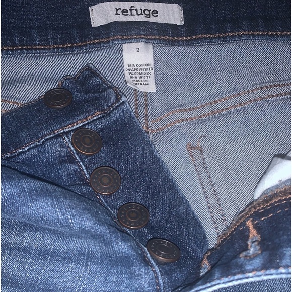 REFUGE JEAN SHORTS - Picture 4 of 4